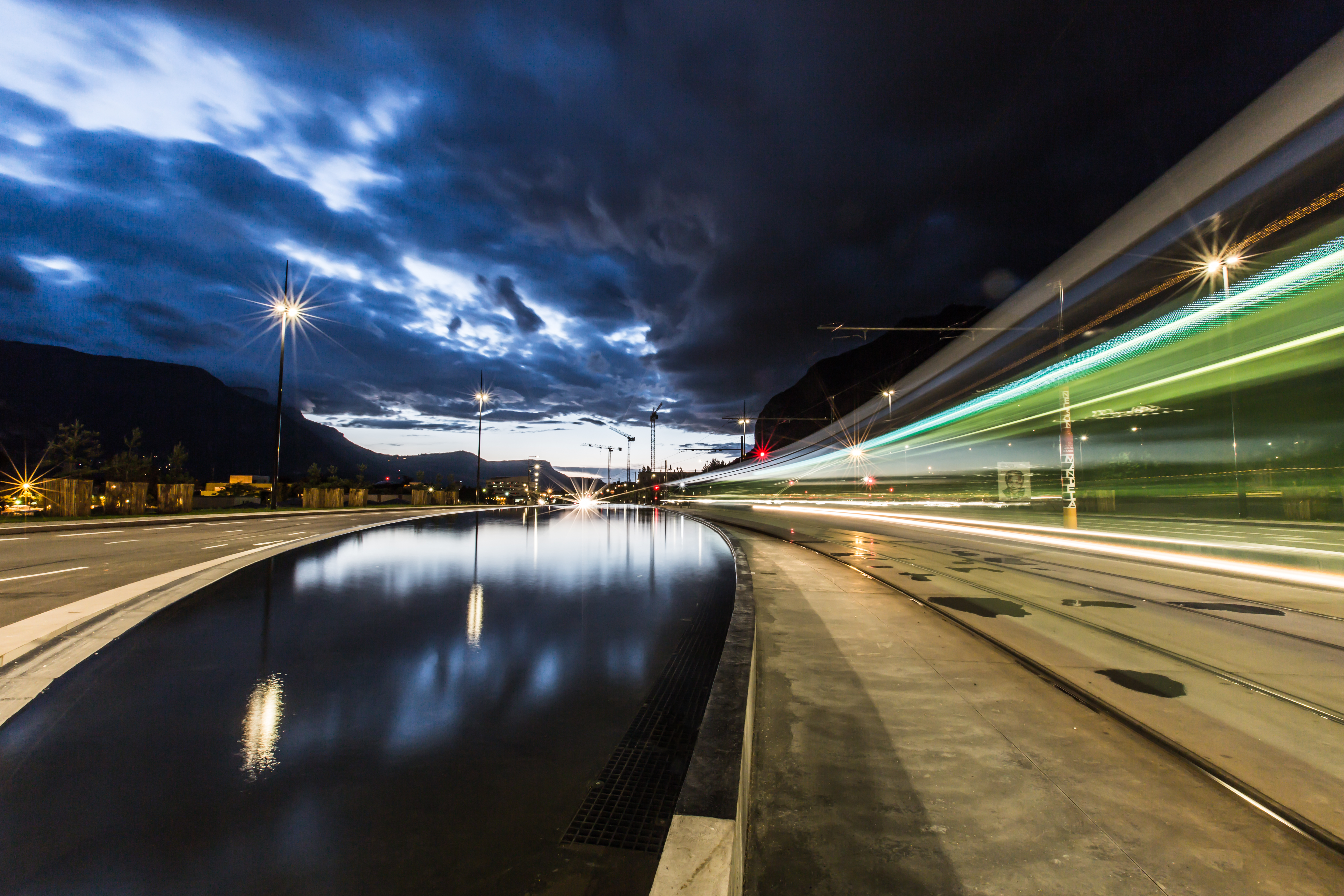 GEG nuit tram ret.jpg